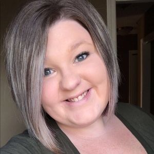 Meet your Posher, Delana